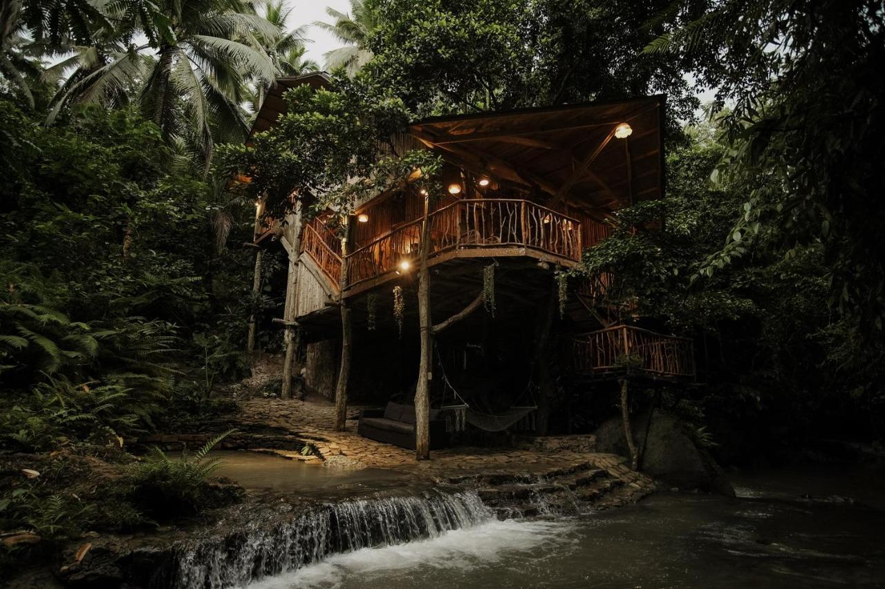 הוילה Balamban Treehouse De Valentine מראה חיצוני תמונה
